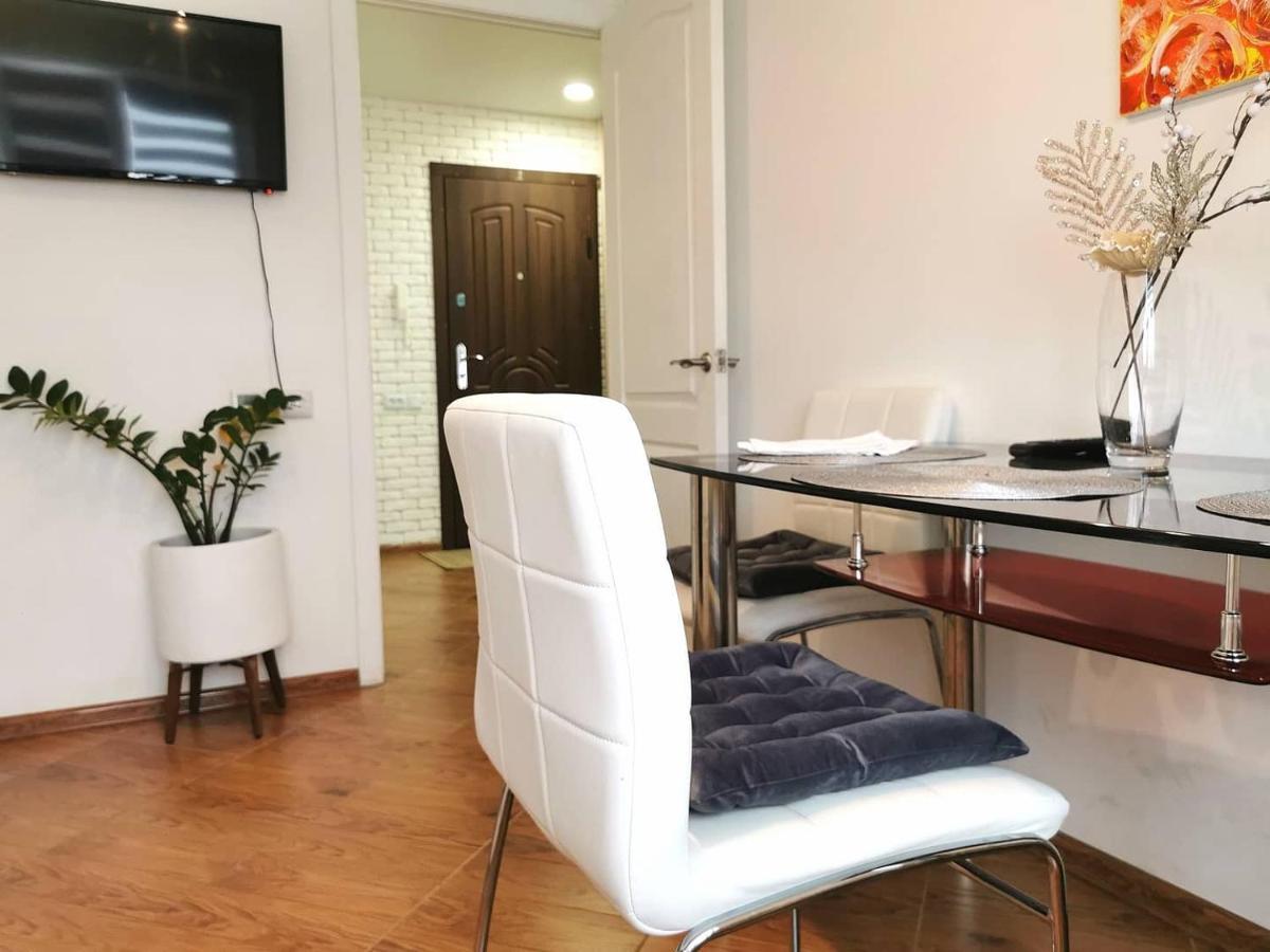 Studio Apartment In The Center Shostka Buitenkant foto